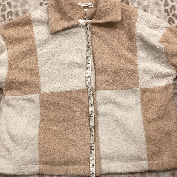 12th Tribe Tan and White Colourblock Cozy Oversized Jacket, Size Medium - Picture 13 of 16